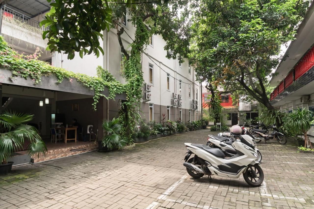 Urbanview Hotel Minongga Pondok Labu By Reddoorz ジャカルタ エクステリア 写真
